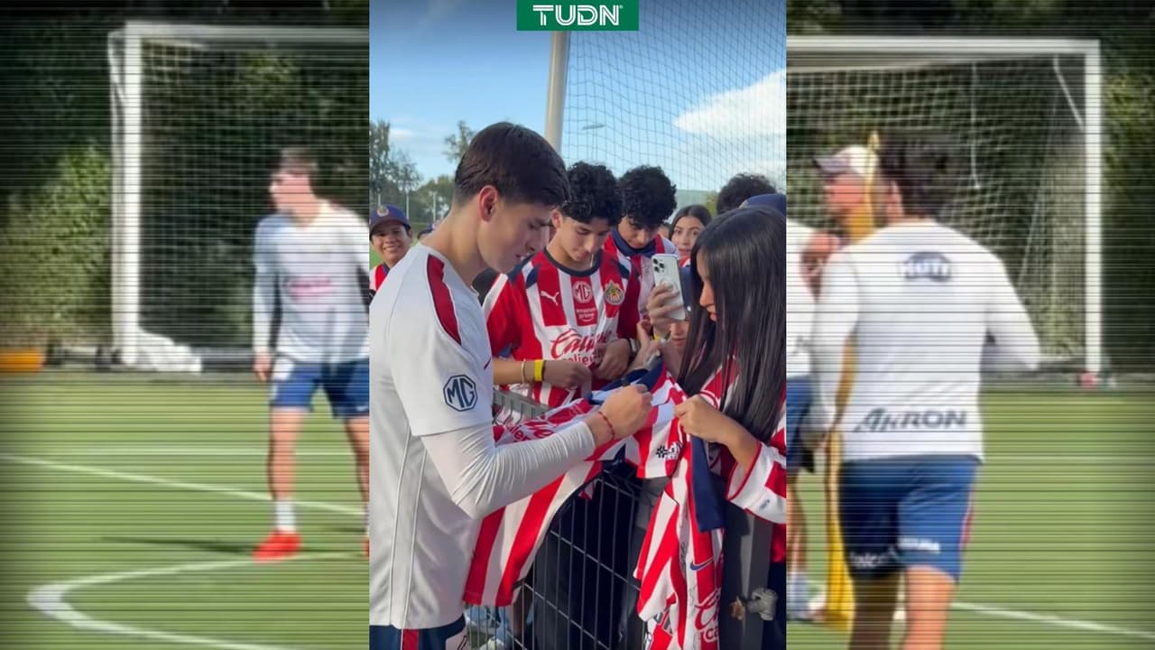 ¿Últimos autógrafos de Hormiga en Chivas?