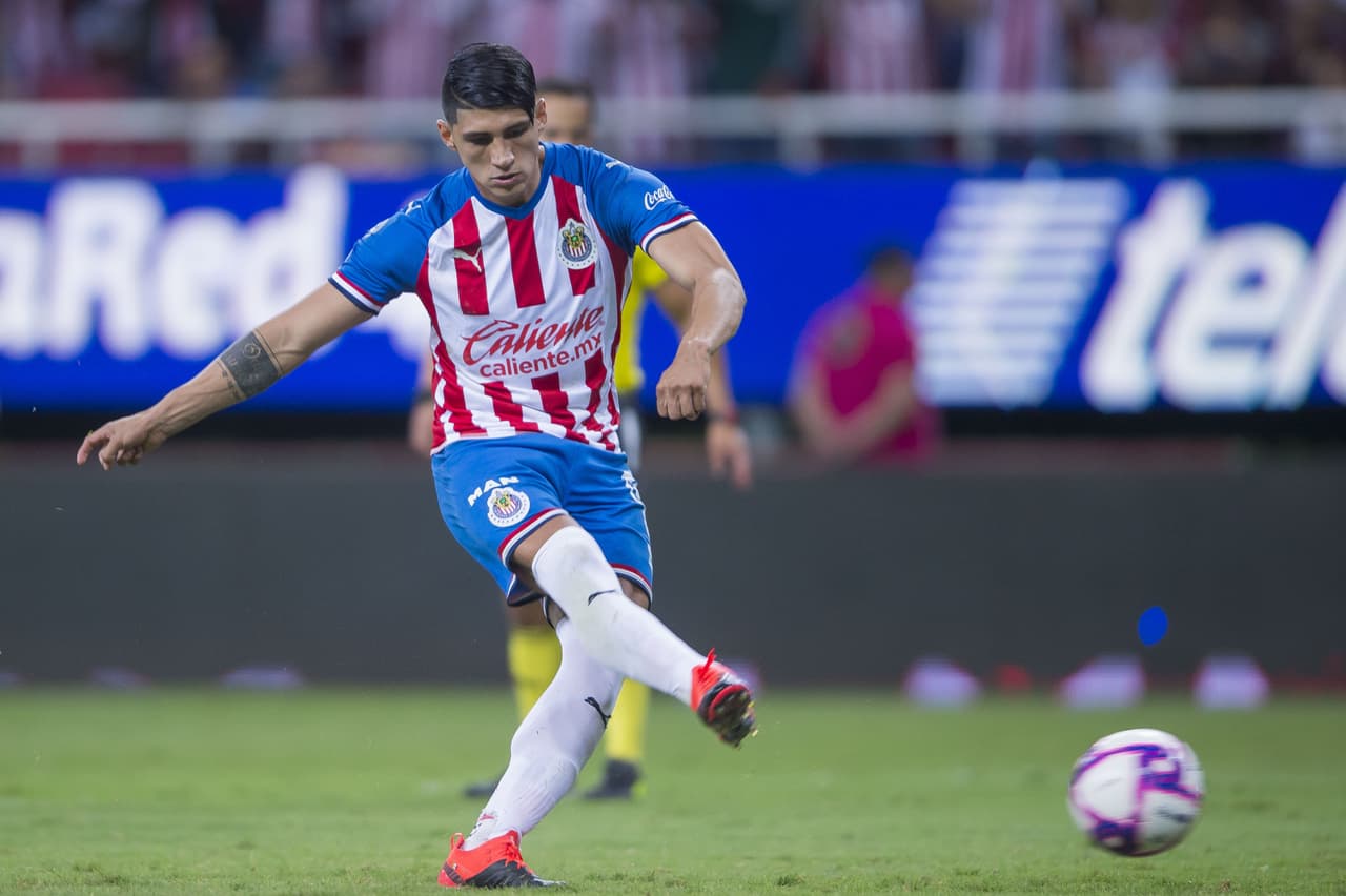 Alan Pulido 10 goles. El mexicano más goleador del torneo, ha marcado cuatro goles de penal.