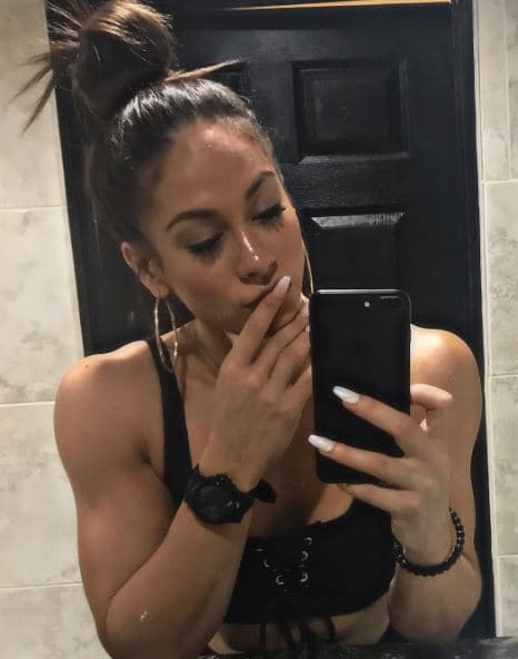 “¿Así que lo que ustedes me están diciendo es que todo el mundo tiene un gemelo y que @JLo es la mía? ¡Lo tomo (acepto)!", les dice Janice a sus seguidores de Instagram.