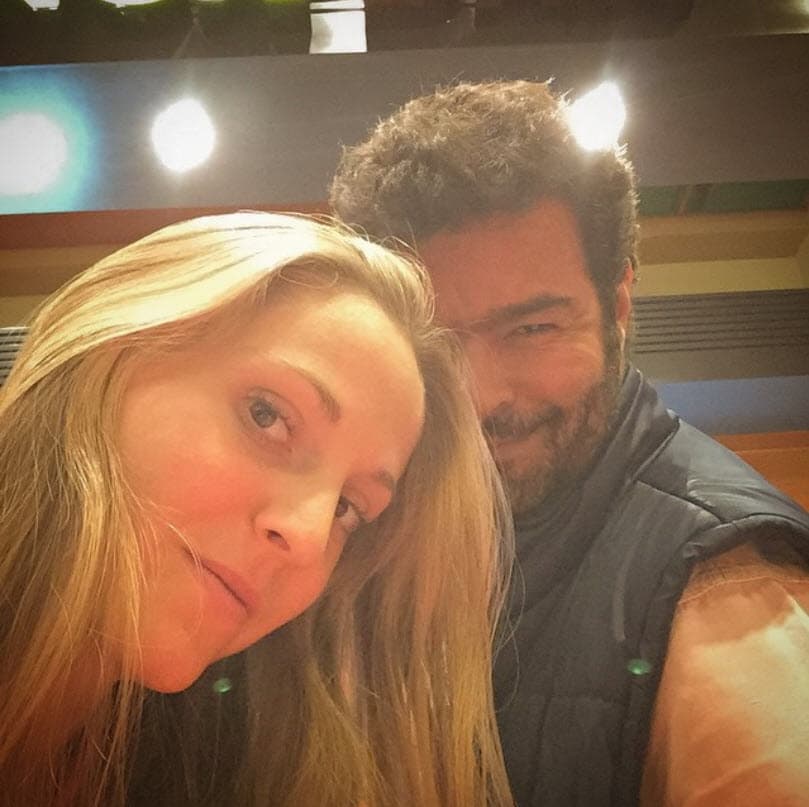 La exesposa del cantante asegura que tiene 
<b>seis años lidiando con los pleitos y actitudes</b> del intérprete de 'Mi piquito de oro'.
<br>