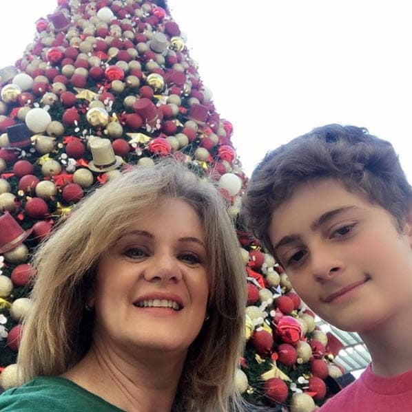 Para evitar disgustos entre ambos, ahora la protagonista de telenovelas 
<b>usa la aplicación sin que su primogénito se dé cuenta</b>.
<br>