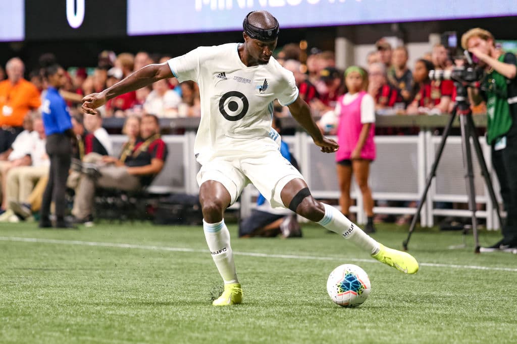 Ike Opara, defensa del Minnesota United.