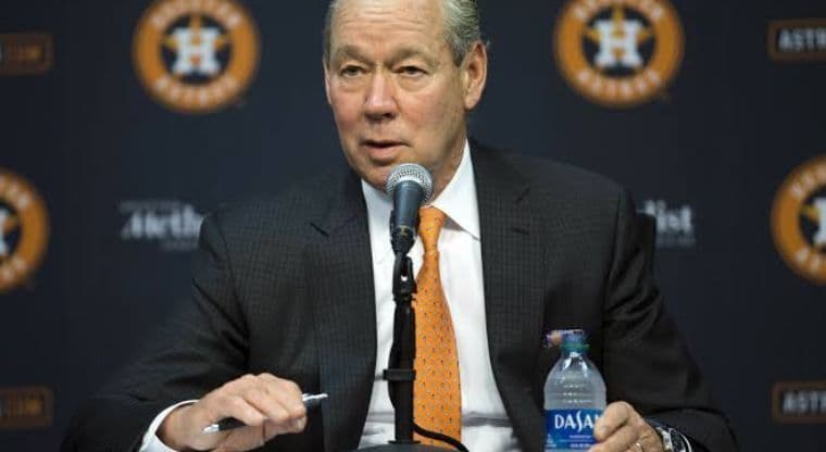 Kristopher R. Olson, el hombre de las apuestas y del Fantasy de MLB inicia proceso de demanda ante la Major League Basebal, Red Sox y Astros.