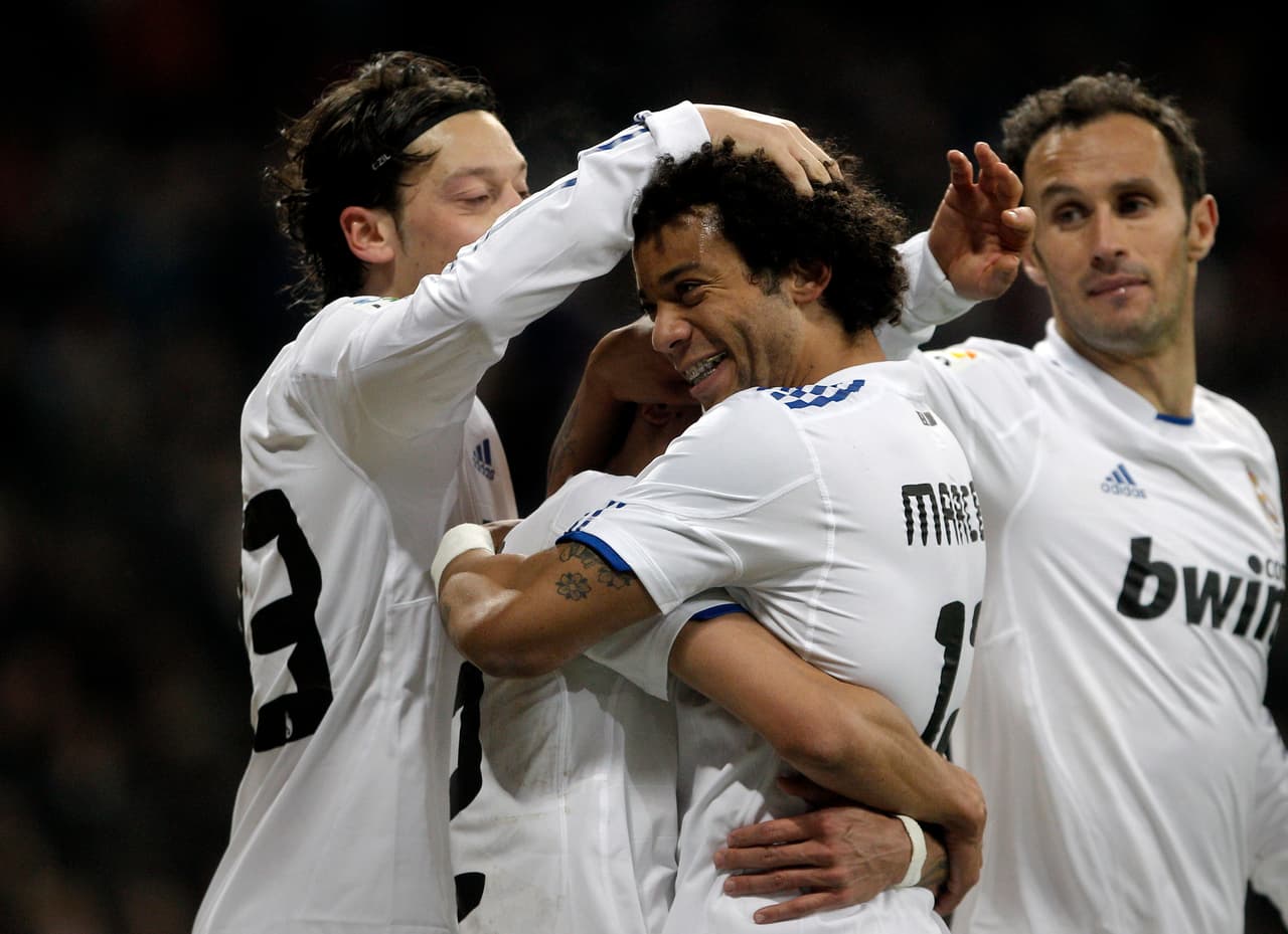 Si bien no fue titular, Gago ingresó al minuto 55 cuando ya el partido estaba a favor del Madrid por 4-0: Karim Benzema, Ángel Di María, Marcelo y Cristiano Ronaldo habían marcado.