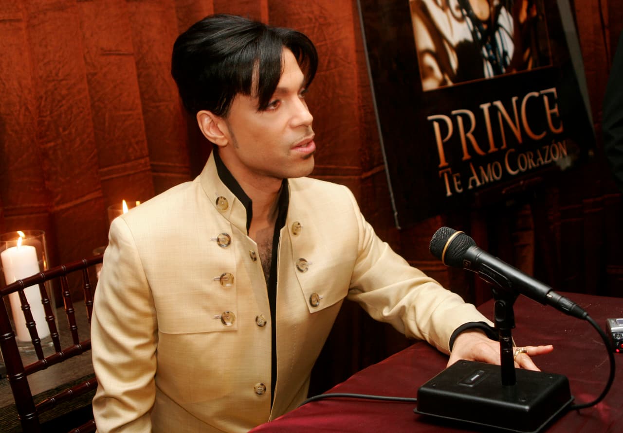 Antes de morir, estando de gira, Prince fue a dar al hospital lo dieron de alta y decidió seguir con su agenda de trabajo.