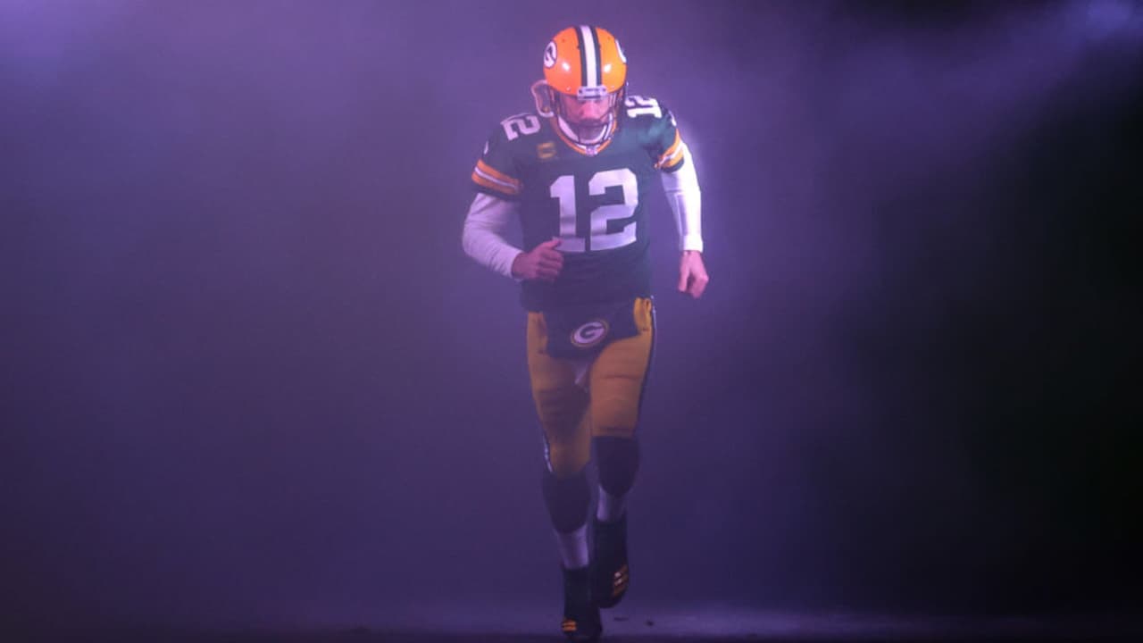 Henry Martín se pone el jersey de Steelers y le da la bienvenida a México