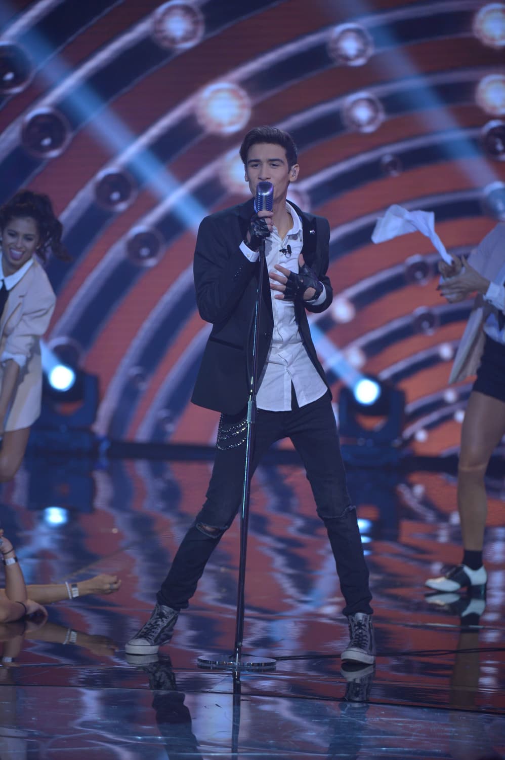 Una noche llena de emociones y muchos nervios. Los doce chicos dieron lo mejor de sí en esta primera gala en directo. Dinos cuál es tu favorito.