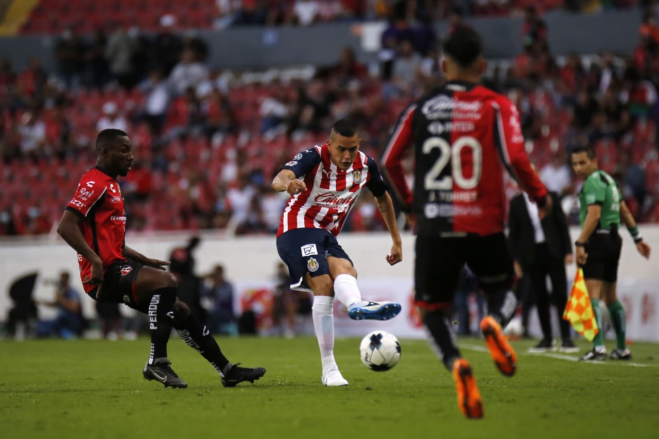 Con gol de último minuto el Atlas rescató un empate ante Chivas en el Clásico Tapatío.