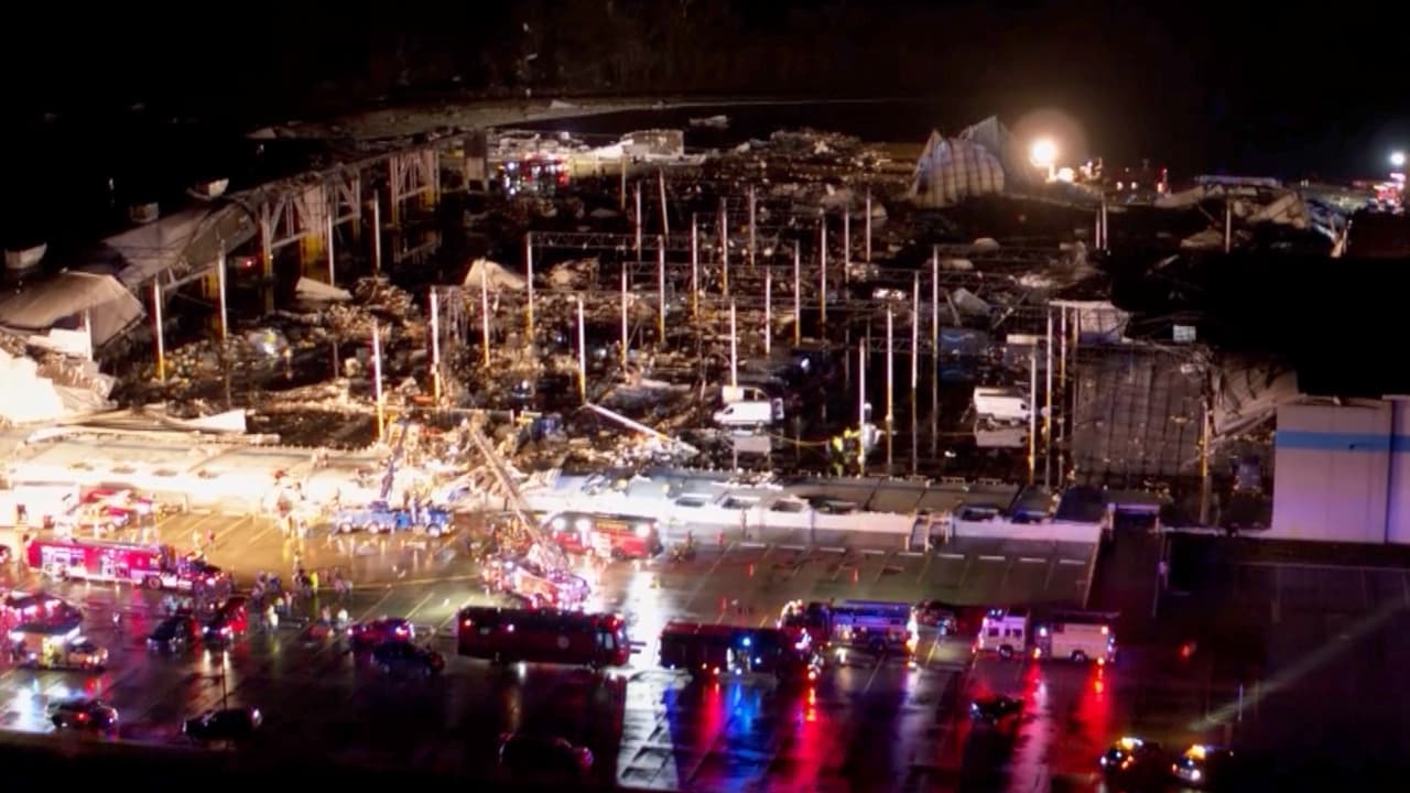 La noche del pasado viernes, 10 de diciembre, un sistema de tormentas severas golpeó a seis estados del país: 
<b>Arkansas, Illinois, Kentucky, Mississippi, Missouri y Tennessee</b>.