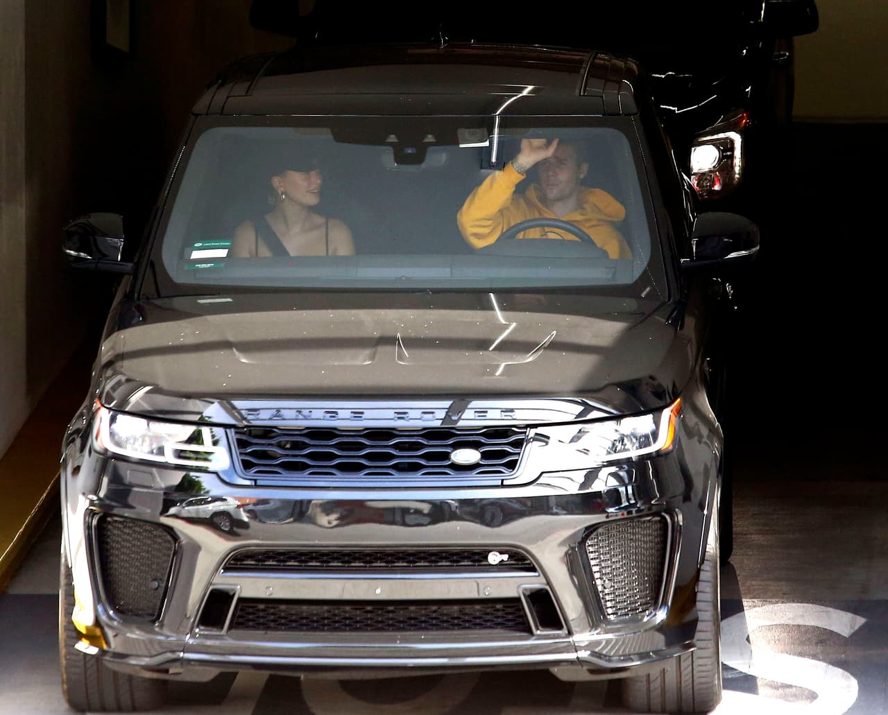 Probablemente todo esté bien entre ambos y finalmente podrán realizar la boda que ya han pospuesto en dos ocasiones anteriores.