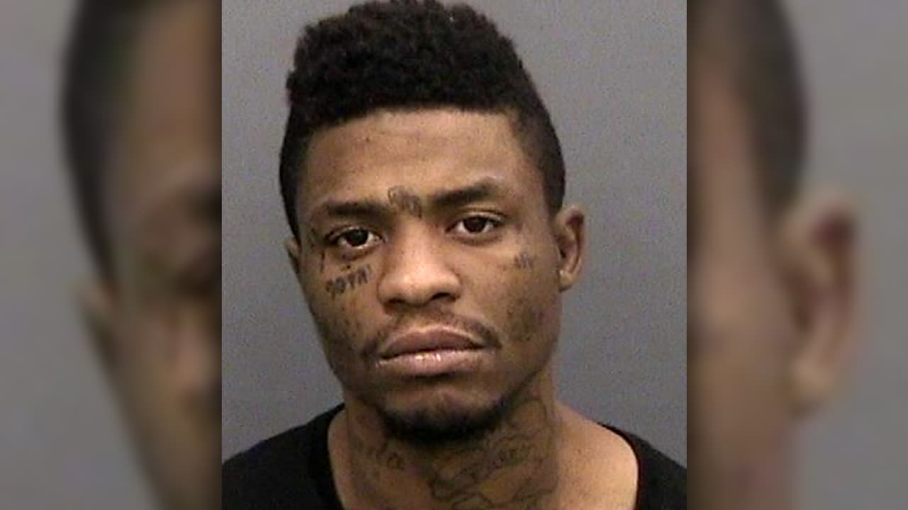 Lo liberan para evitar la propagación del coronavirus en una cárcel de Florida y ahora está acusado de asesinato