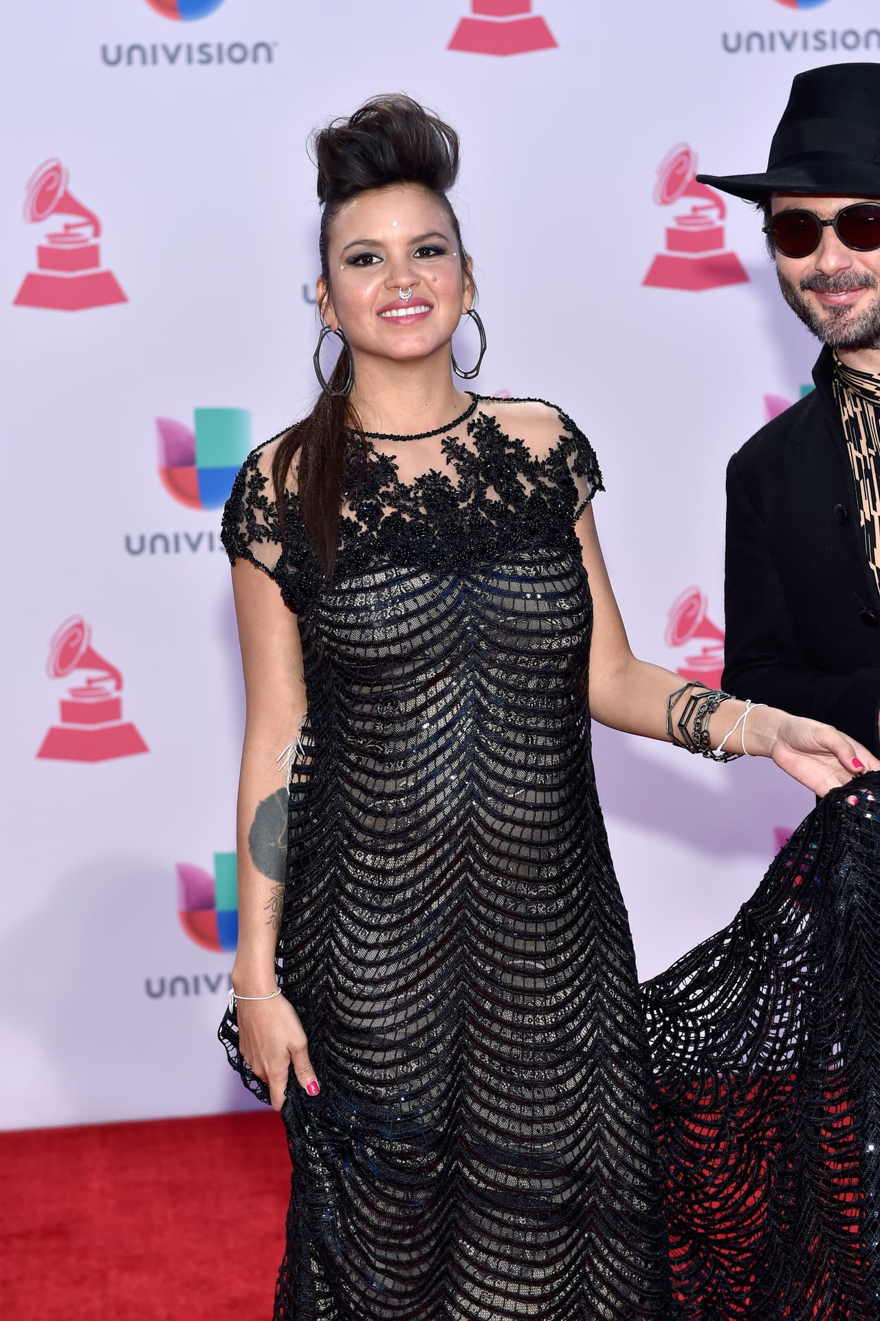 Los septum rings fueron una audaz elección para cantantes como Liliana Saumet, vocalista de Bomba Estereo.