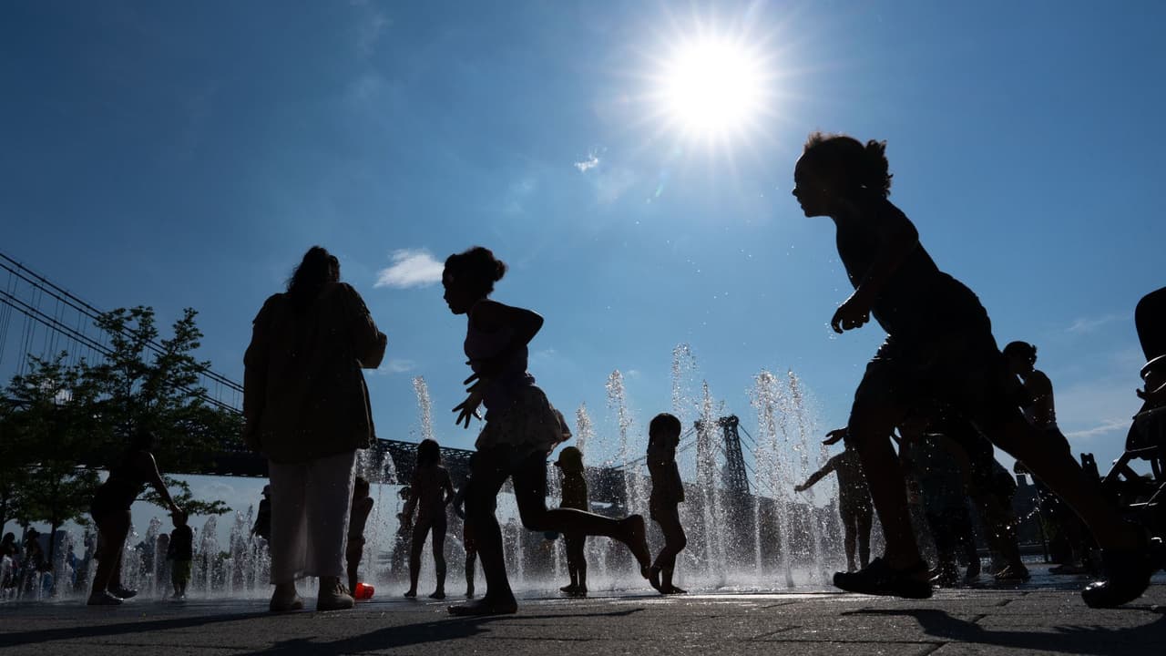 Calor extremo en EEUU: ¿Cómo enfrentan estados las altas temperaturas de cara al 4 de julio?