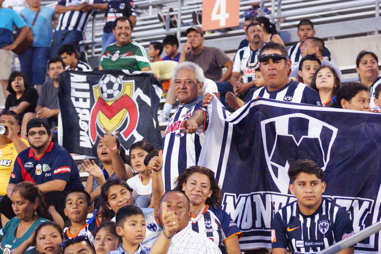 Aficionados al fútbol mexicano disfrutaron del encuentro en Austin.