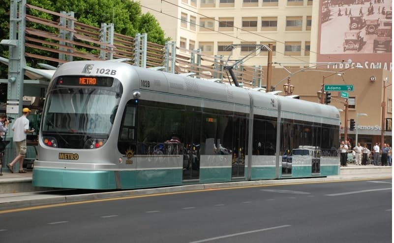 Viajes Gratuitos en autobús y tren ligero el 31 de diciembre