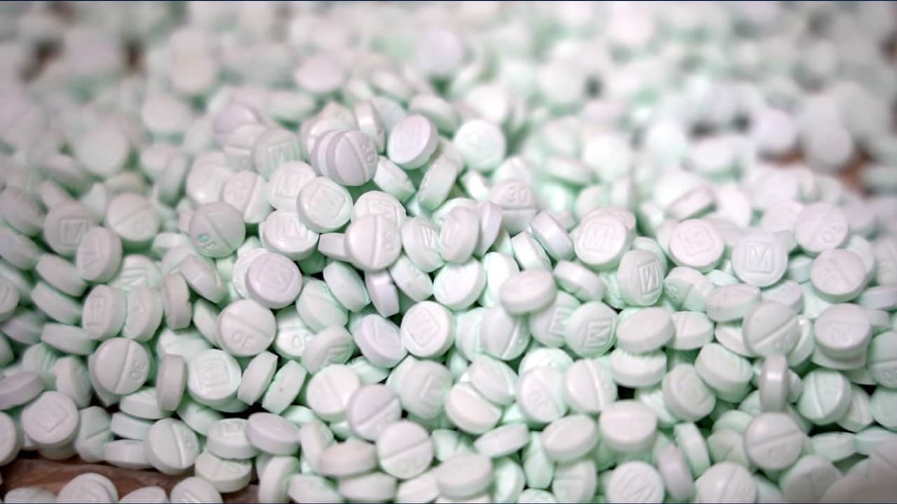 <a href="https://www.univision.com/local/los-angeles-kmex/fentanyl-droga-los-angeles-fotos">El fentanilo es 50 veces más poderoso que la heroína pura y 100 veces más que la morfina. </a>
<br>