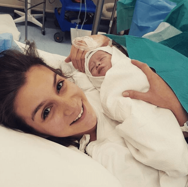 Y qué decir de la bella mamá, Eleane Puell se ve más feliz que nunca.