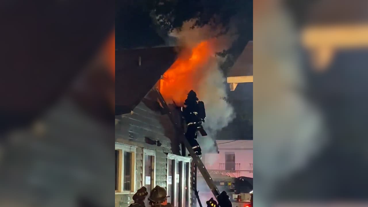 Incendio consume vivienda en el área de Mills 50 en Orlando; no hubo heridos 