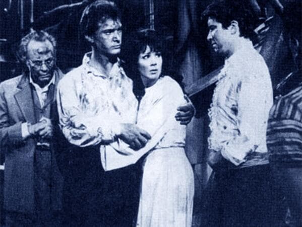 Enrique Lizalde fue el primero de ellos. Lo interpretó en 1966 junto a Julissa.