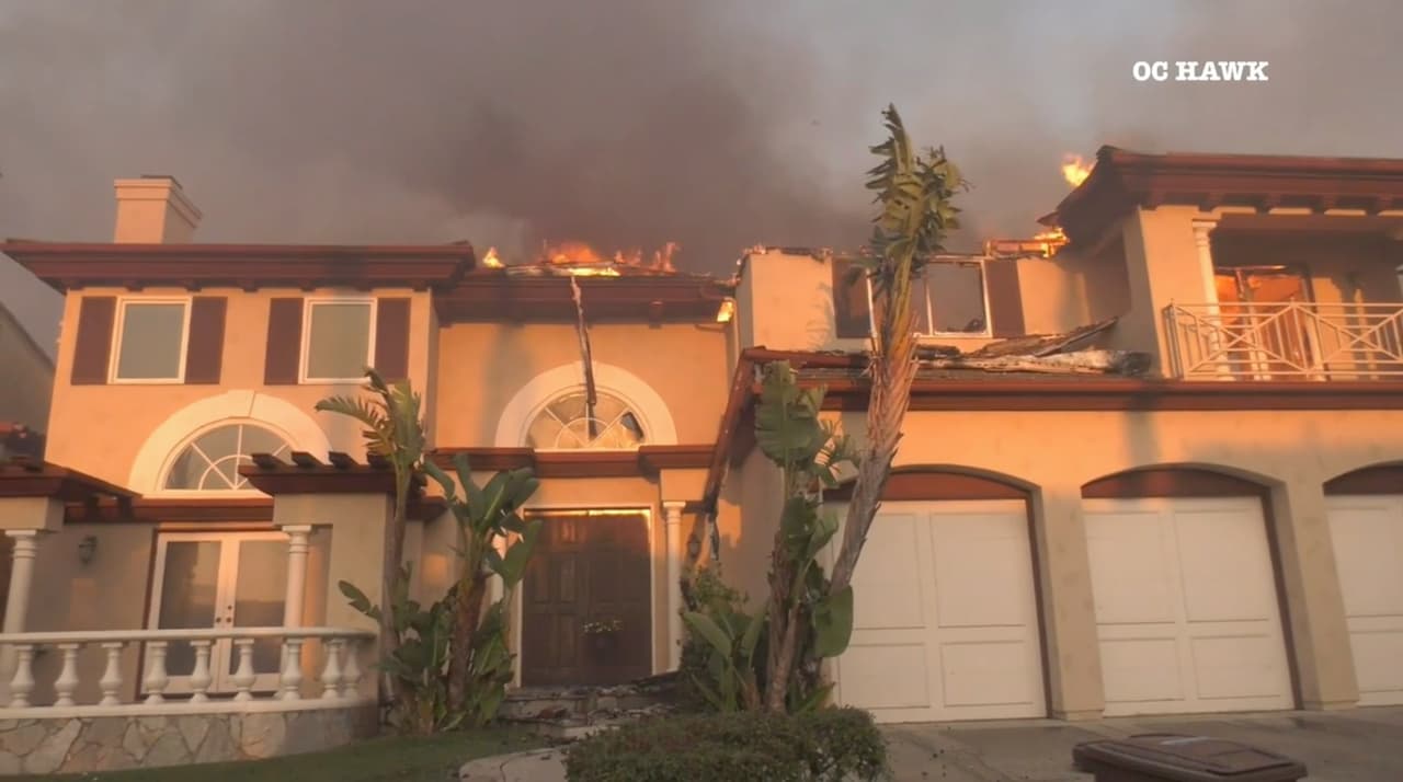 Fennessy dijo que al menos 20 casas fueron consumidas por las llamas, pero hasta el momento no se tiene un número exacto de las estructuras destruidas o parcialmente dañadas.