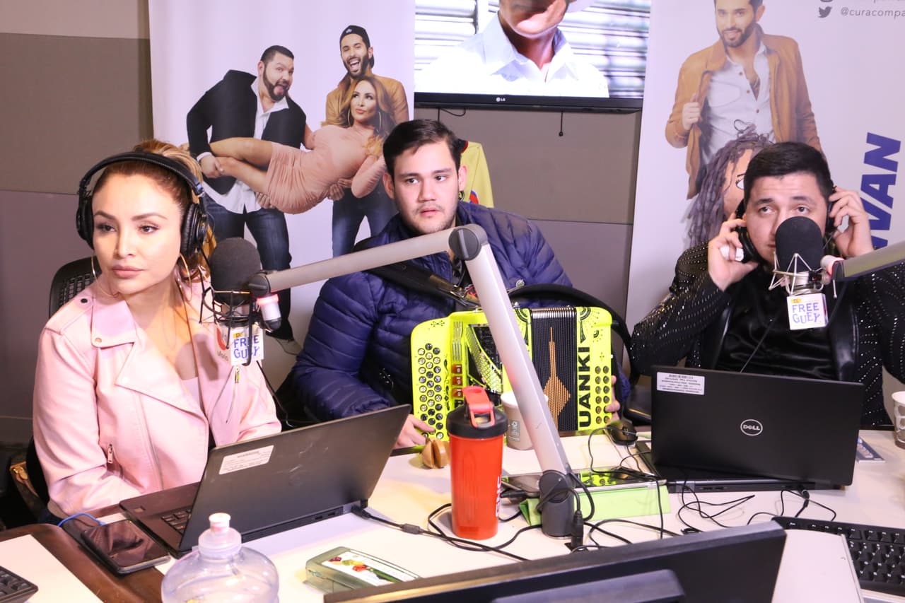 Mientras que 3 de los corridos son de la autoría de 
<b>Mario Castelo</b>.