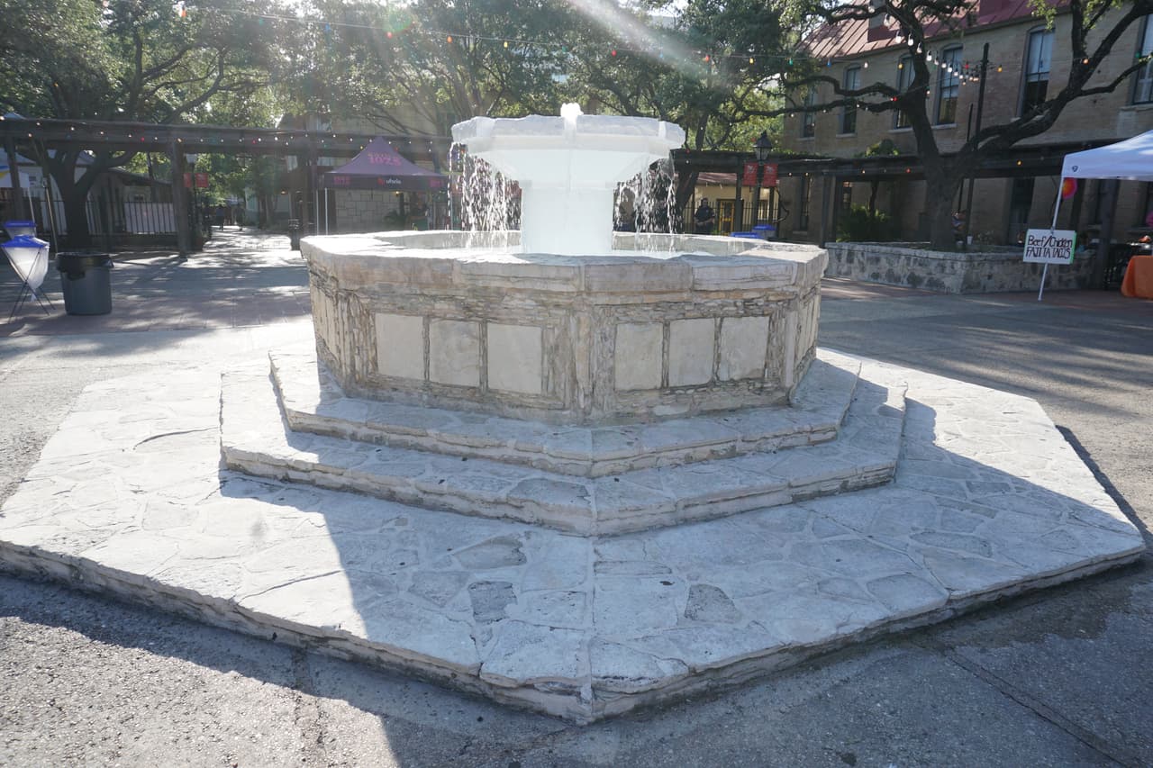 Ram Herrera, Los Banger Broz and Jorge Alejandro took the stage inside La Villita.