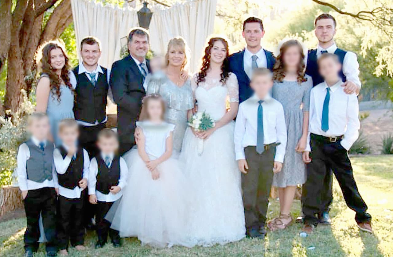 Agregaron que se estaban investigando las causas del ataque, y que no se descartaba que hayan sido confundidos por grupos criminales que se disputan el control de la región.