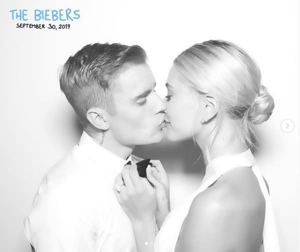 Más allá del drama del que involuntariamente le tocó ser protagonista a Hailey, la joven hizo un balance de lo que fue el 2019 para ella y dijo a Vogue Reino Unido que
<b><a href="https://www.univision.com/famosos/las-fotos-de-la-boda-religiosa-de-justin-bieber-y-hailey-baldwin-el-velo-el-esmoquin-y-mas-fotos" target="_blank">su boda religiosa con Bieber</a></b> fue lo mejor que le ocurrió.
<br>