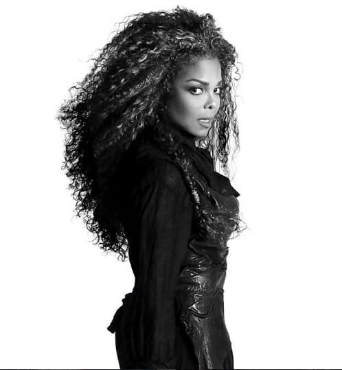 Y aunque ni ella ni sus representantes han confirmado la noticia, se dice que ahora sí es verdad que Janet está viviendo una de las etapas que más añoraba en su vida.