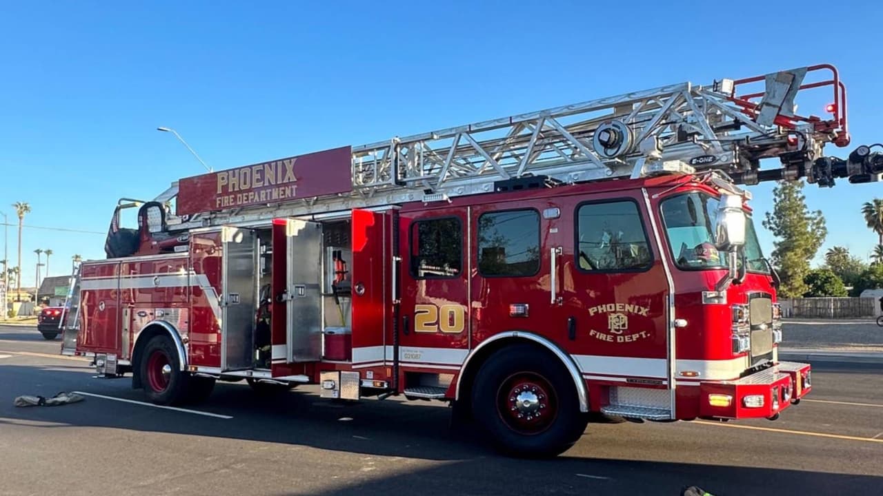 Explota caja de fusibles y deja a un hombre con severas quemaduras en Phoenix