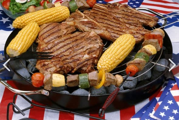 Como medida de seguridad, evita poner cosas inflamables cerca de la parrilla, haz que tu fiesta termine con alegría y no en un hospital o con los bomberos en casa. Cocina con sabor para tus hijos y prepara platillos nutritivos y ricos en casa. Busca más recetas deliciosas aquí.