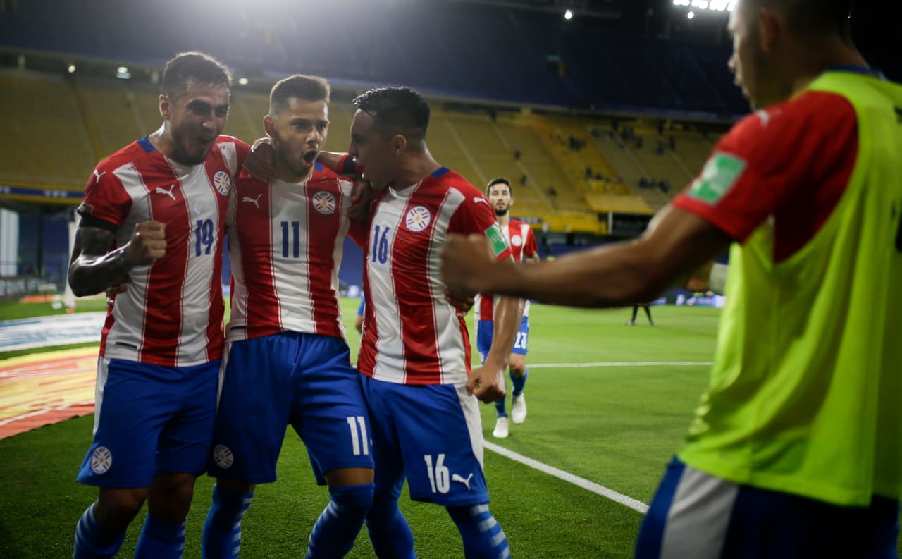 Con gol de Ángel Romero desde los 11 pasos, Paraguay consigue empatar frente a Argentina y salvan un importante punto.