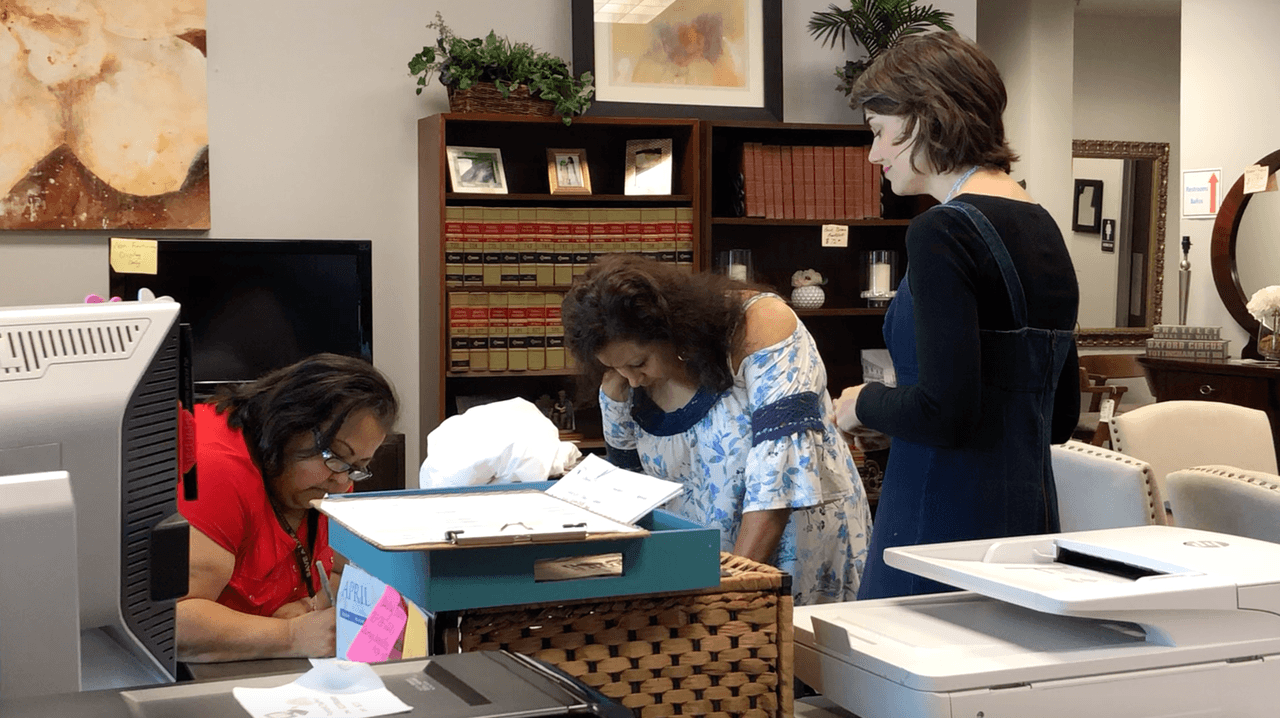 Verónica contó con el apoyo de una asistente social quien le ayudó con todo el proceso y este es un requisito que la organización exige para poder obsequiar los muebles.