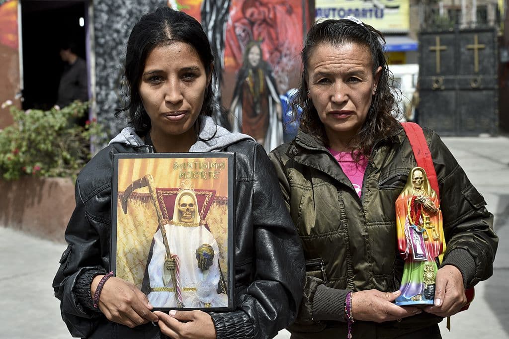 También entre los orígenes de la figura tiene que ver con la típica representación de la Muerte, cuya imagen que se ha hecho más popular es la de un esqueleto sosteniendo una guadaña y, constantemente, usando una túnica negra que lo cubre desde la cabeza hasta los tobillos.