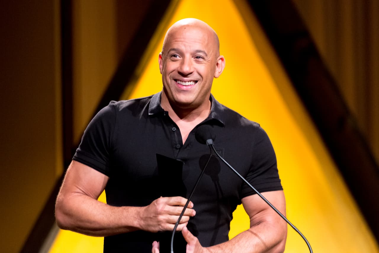 Vin Diesel en realidad se llama Mark Sinclair Vincent, además de actor es productor y director de cine, nació el 18 de julio de 1967 y está a nada de cumplir sus 49 rápidos y furiosos años.