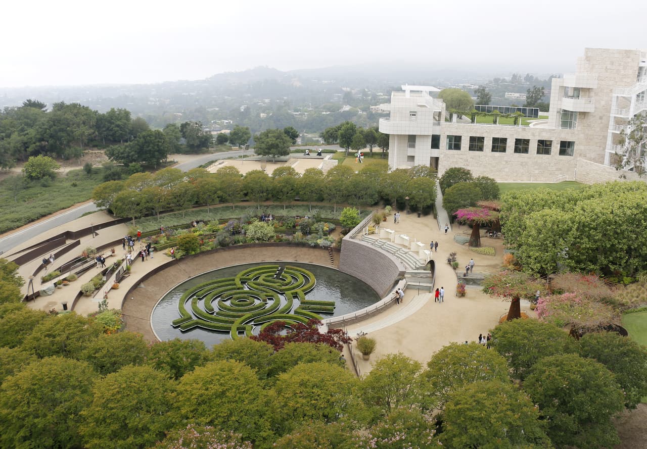 <h3 class="cms-H3-H3"><b>7. The Getty Center</b></h3>
<br>
<br>
<b>Ubicación: </b>Los Ángeles, CA
<br>
<b>Tarifa de estacionamiento por día:</b> 20 dólares
