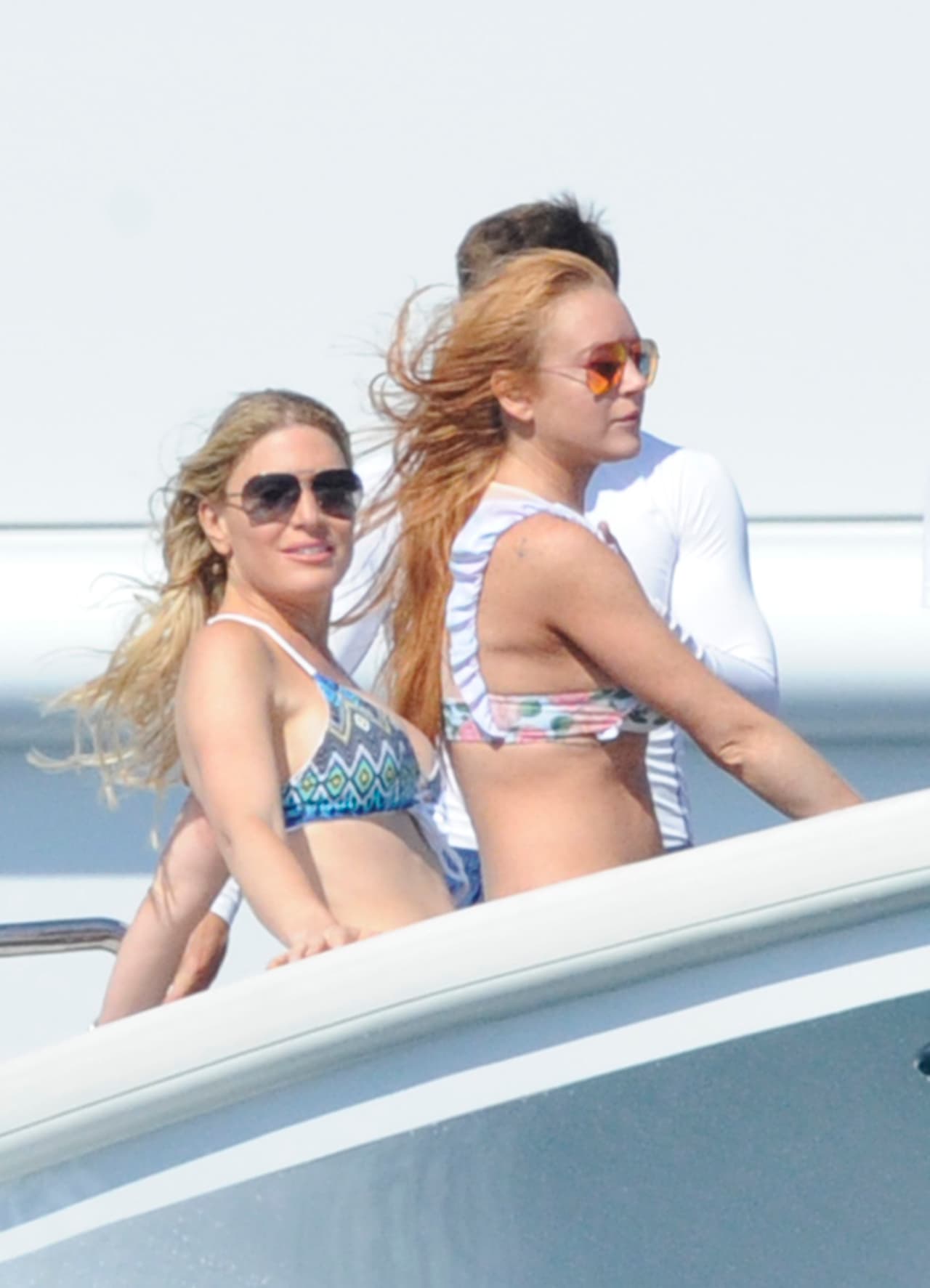 Intentando olvidar a Egor rodeada de amigos.