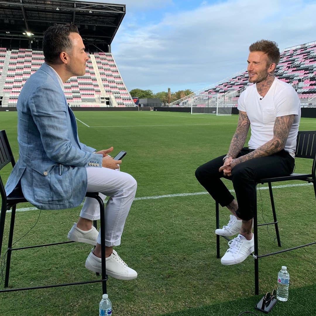 Fútbol, moda y hasta coronavirus: platicamos con el guapo y talentoso 
<a href="https://www.univision.com/shows/despierta-america/david-beckham-nos-aclaro-si-fue-su-esposa-victoria-quien-diseno-las-camisetas-de-su-equipo-de-futbol-en-miami-video">David Beckham</a>.