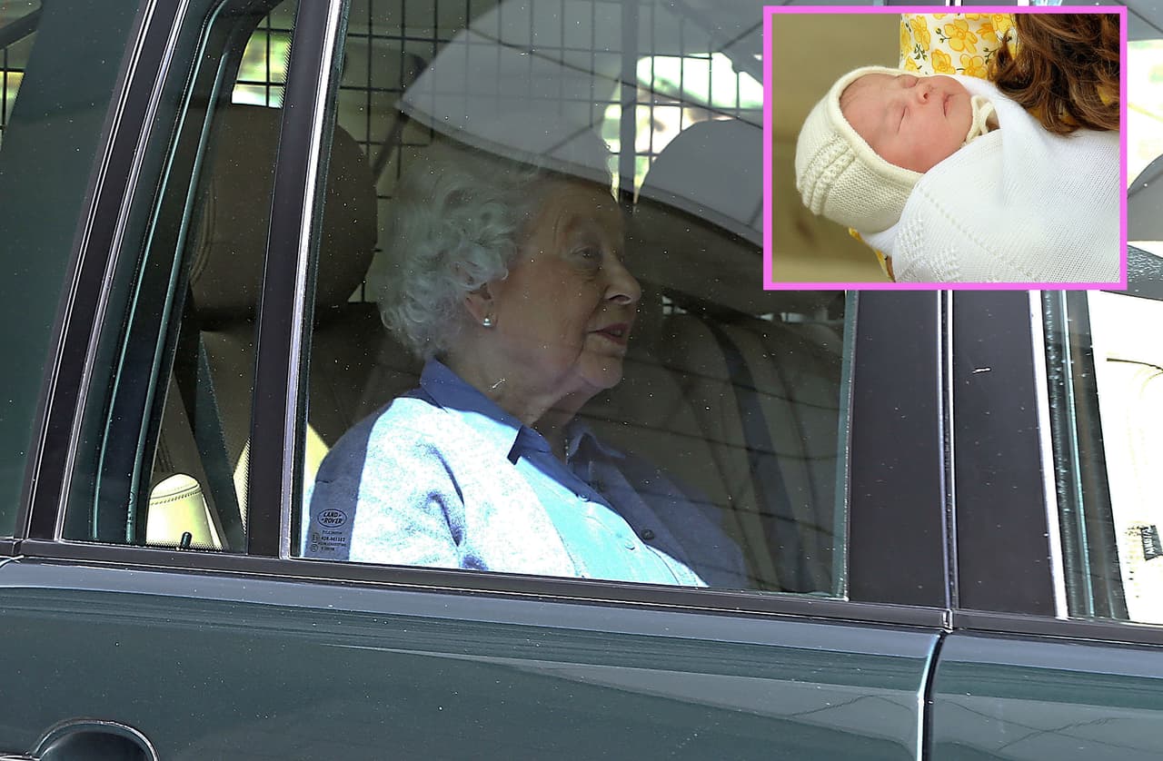 La reina Isabel II arribó al palacio de Kensington para conocer a la princesita Charlotte Elizabeth Diana.