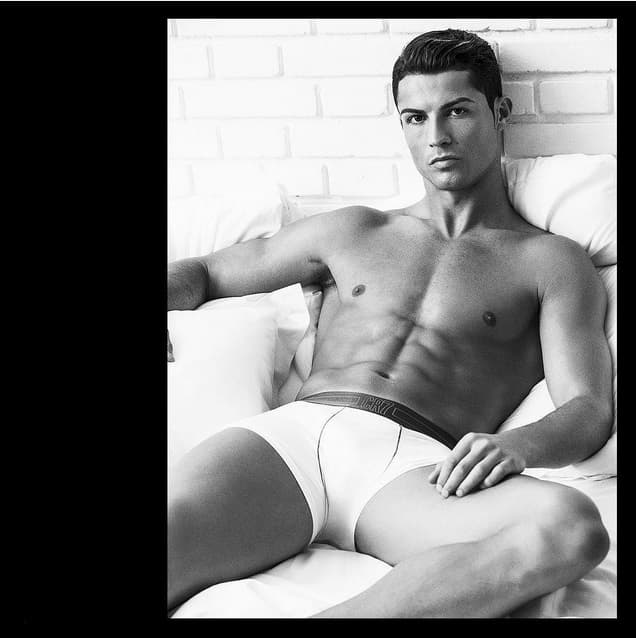 El delantero del Real Madrid se negó a usar Photoshop o demás post-producción al vestir los calzoncillos.