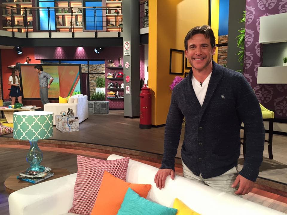 El guapísimo Jorge Aravena nos acompañó en el programa. (15 de enero, 2016)