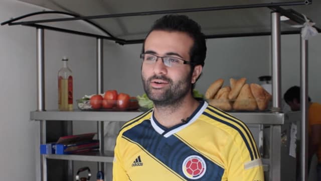 Almotaz Khedrou, el refugiado sirio que llegó a Colombia por el amor y la guerra