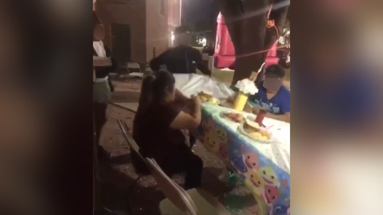 “Estaban diciéndoles que se movieran de las mesas porque ellas las iban a quitar y entonces los invitados claramente no lo hicieron porque ellos saben que no estábamos haciendo nada malo”, señala Soany Varela, víctima del ataque.