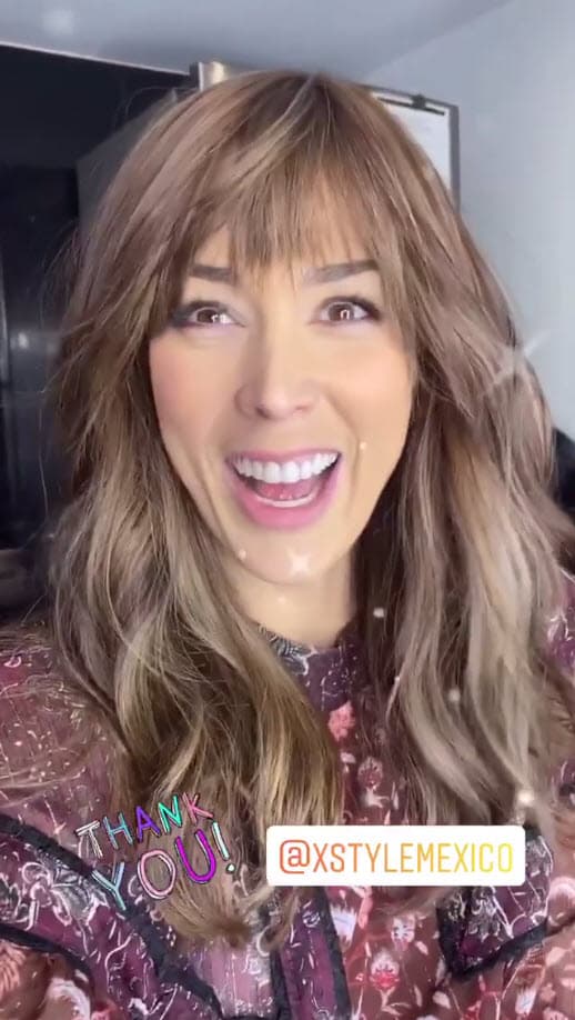 Este miércoles, 12 de febrero, 
<b><a href="https://www.univision.com/famosos/jacqueline-bracamontes-sorprendida-al-ser-bloqueada-por-una-seguidora-bikinuda-de-su-esposo-fotos">Jacqueline Bracamontes sorprendió</a></b> a sus seguidores con un cambio en su cabellera.
<br>