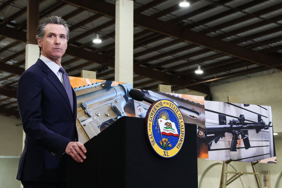 Avanza en California un proyecto de ley que permitiría demandar a fabricantes y vendedores de armas ilegales