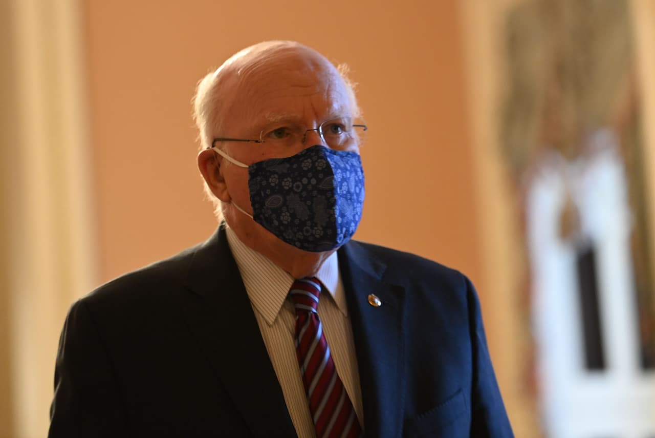 El senator Patrick Leahy a su llegada al Capitolio este lunes 25 de enero de 2021.