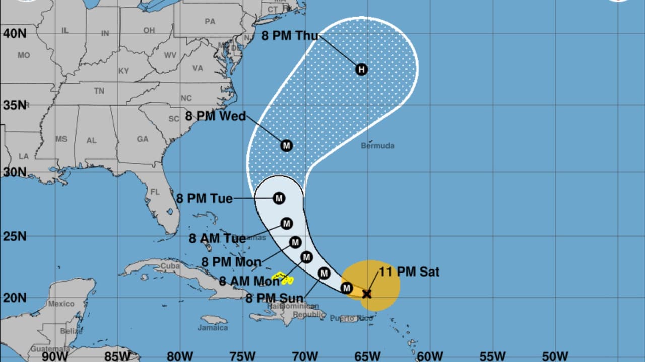 Se espera que Erin cambie su trayectoria hacia el noreste.