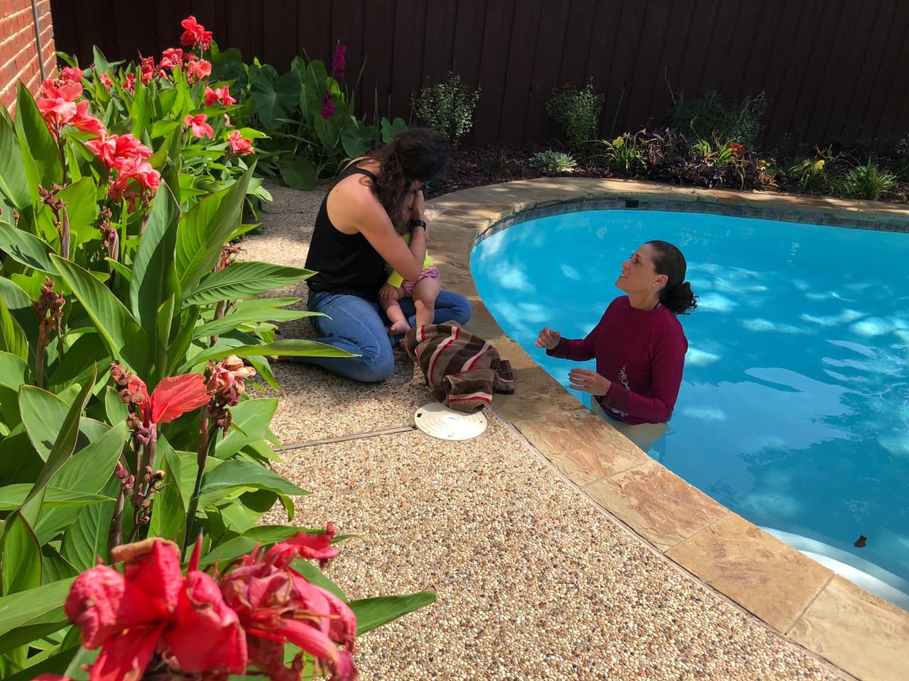 Los padres pueden observar muy de cerca cómo su hijo se comporta en el agua.