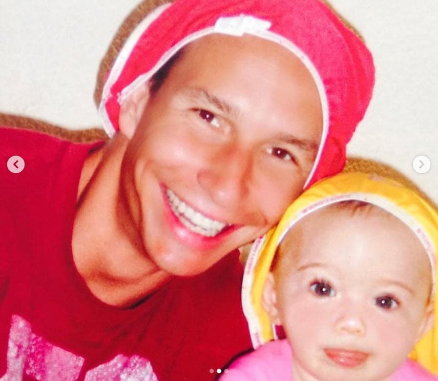 "Debemos dar gracias a Dios porque somos muy afortunados, estamos juntos, sanos y llenos de bendiciones".
<br>