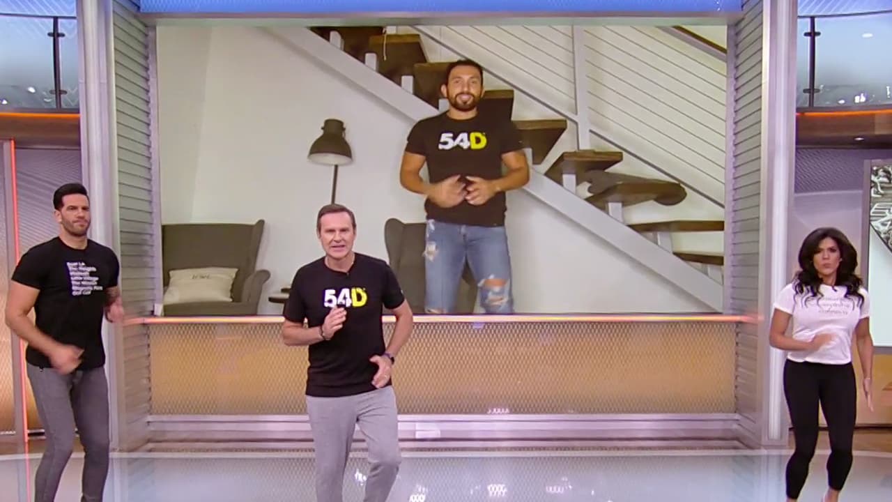 Poner manos (y cuerpo) a la obra es una magnífica manera de arrancar la semana. No por estar en distanciamiento físico tenemos que perder la figura, así que nos pusimos a 
<a href="https://www.univision.com/shows/despierta-america/a-levantarse-y-ejercitarse-rutinas-para-aflojar-la-tension-y-ponerte-en-forma-sin-salir-de-casa-como-los-famosos-video">darle duro al ejercicio</a>.